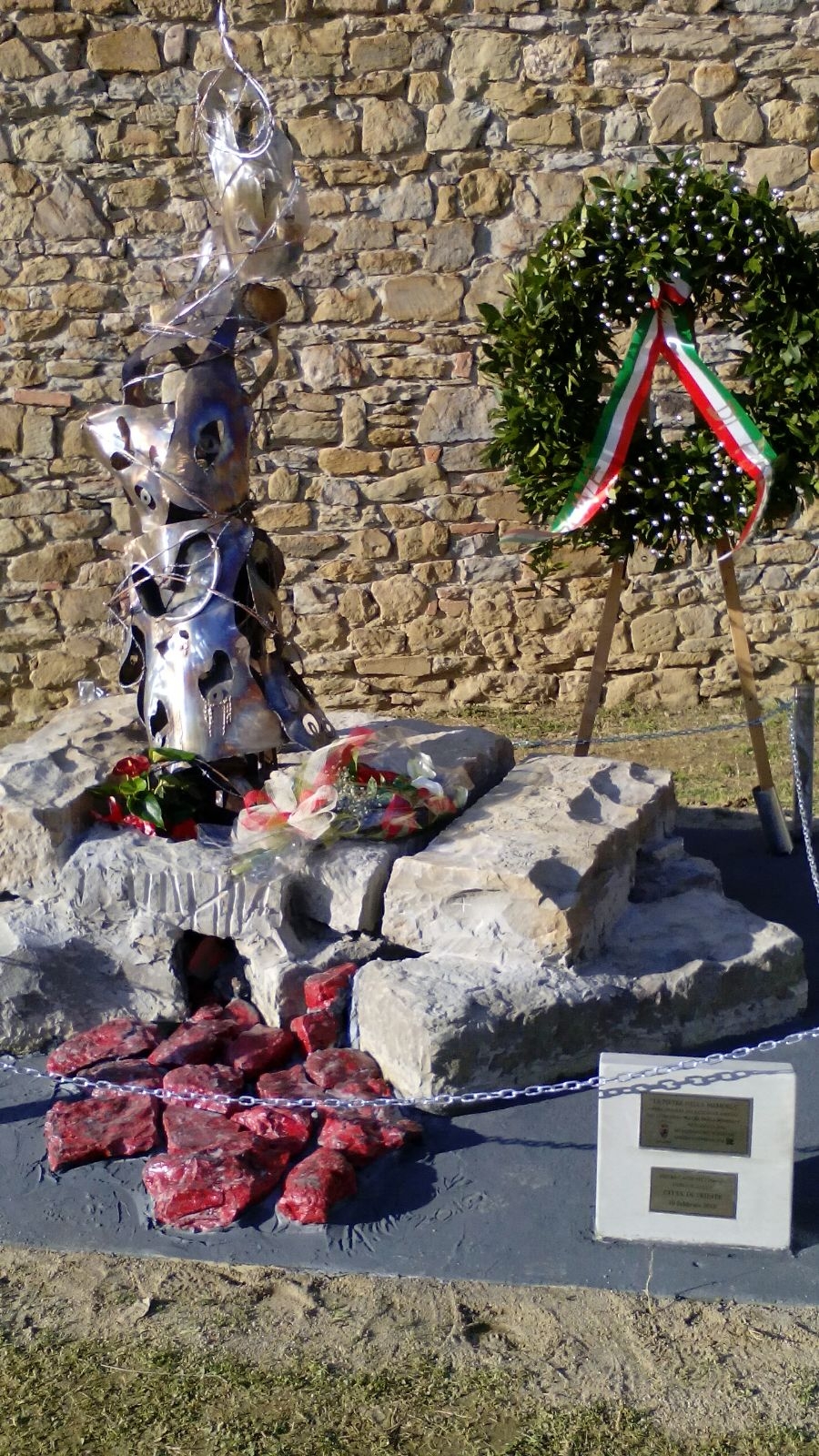 Monumento Pietre della Memoria - CRI AR partecipa alla cerimonia