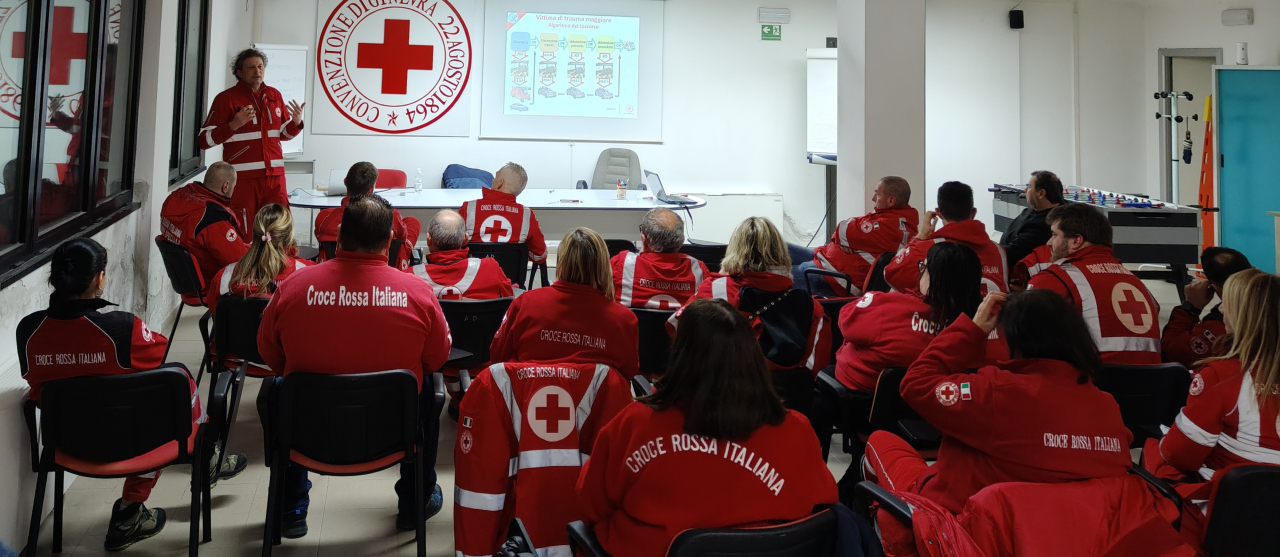Ambulanza e soccorso: aggiornamento costante per i volontari e i dipendenti CRI Arezzo